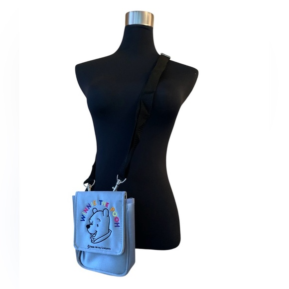 Vintage Limited Edition 90s Disney Winnie The Pooh Mini Shoulder Bag Pouch - Picture 13 of 16